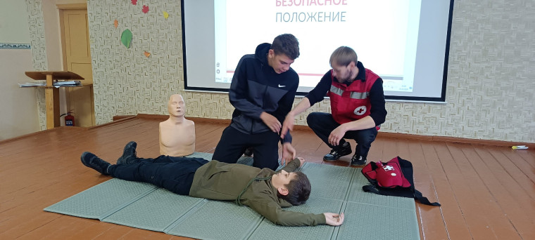 Мастер-класс по первой помощи от Российского Красного Креста.